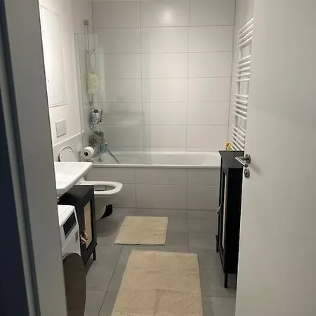 Neubauwohnung, 5 Minuten Zur Messe Apartmán *