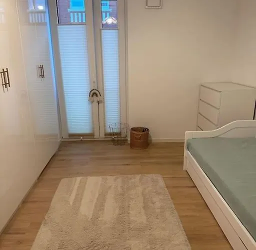 Neubauwohnung, 5 Minuten Zur Messe Appartement
